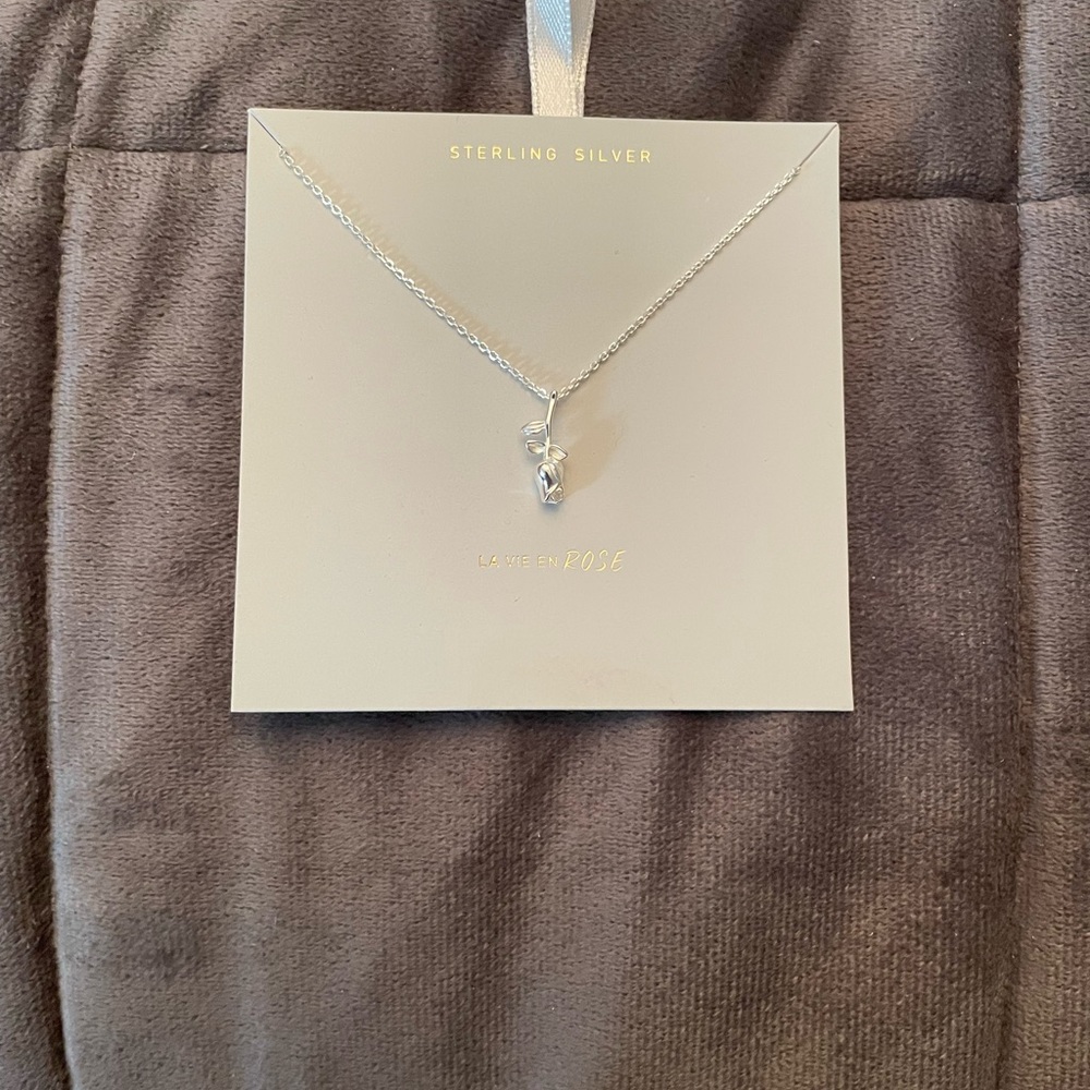 Women’s la vie en Rose necklace